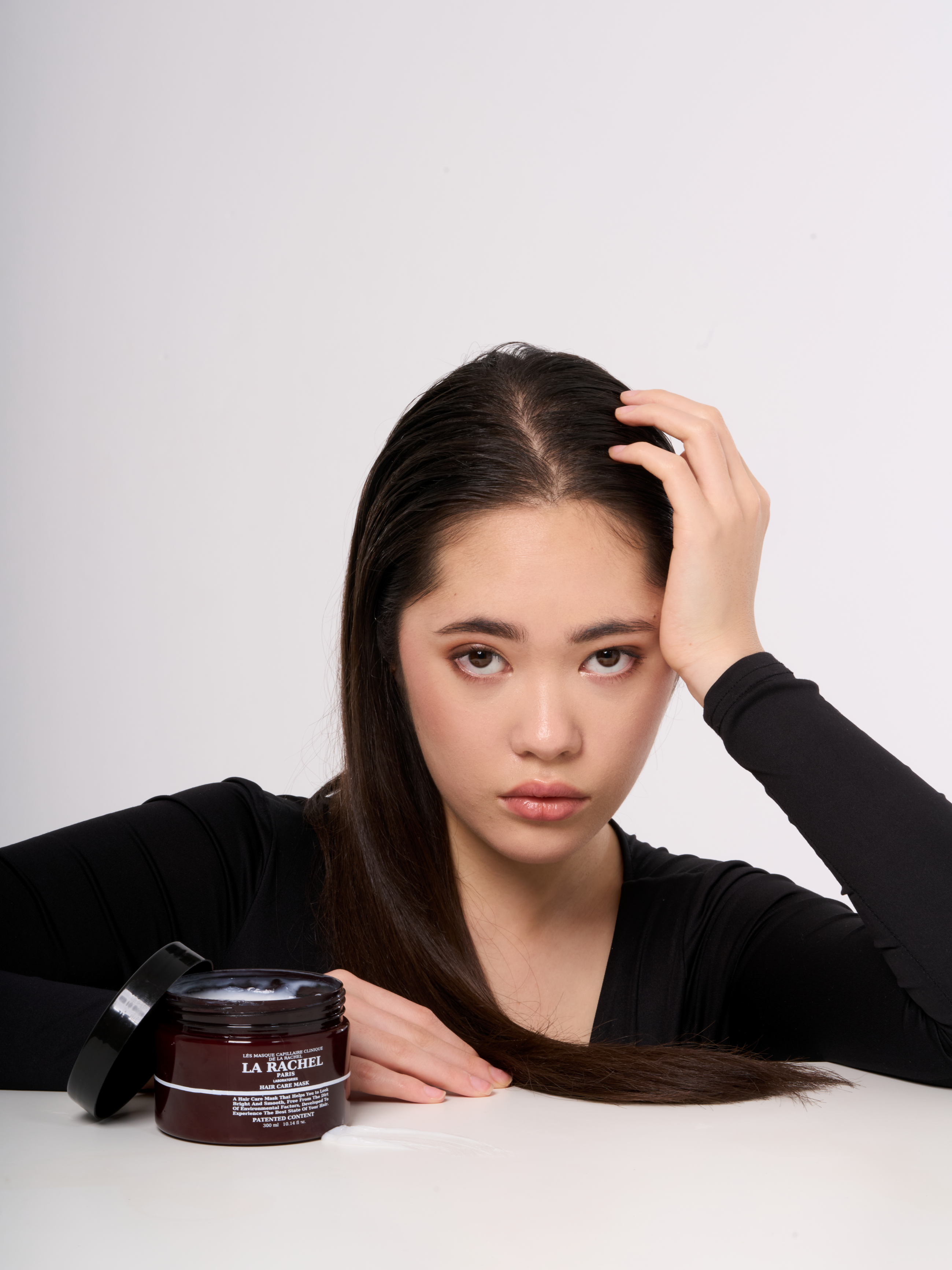 Saçlarınızın yumuşak, ipeksi ve kolay şekillendirilebilir halini yaşamaya hazır mısınız? La Rachel-Paris Saç Bakım Maskesi, kuru, hasarlı veya sadece derinlemesine bakıma ihtiyaç duyan saçlarınız için mükemmel çözümü sunuyor.