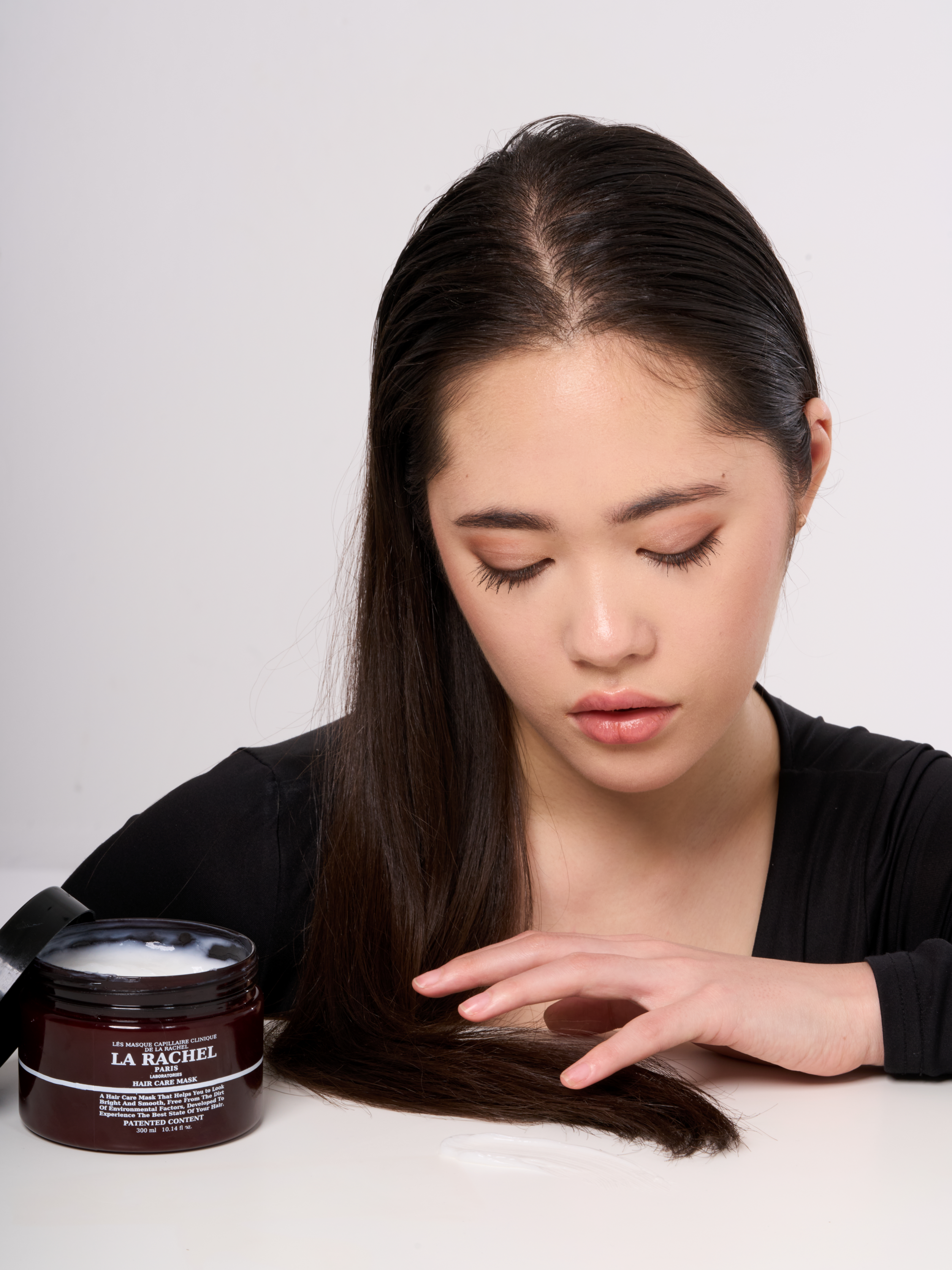 Saçlarınızın yumuşak, ipeksi ve kolay şekillendirilebilir halini yaşamaya hazır mısınız? La Rachel-Paris Saç Bakım Maskesi, kuru, hasarlı veya sadece derinlemesine bakıma ihtiyaç duyan saçlarınız için mükemmel çözümü sunuyor.