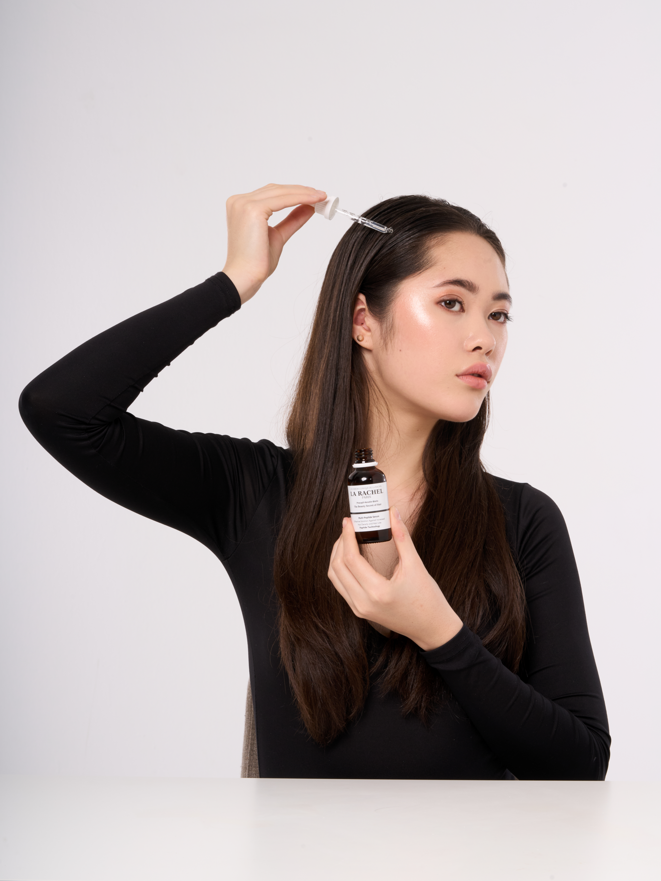 Procapil, keratin ve biotin içeren yenilikçi formül. Saç foliküllerini güçlendirir, saçı kalınlaştırır ve parlaklık kazandırır. İlk uygulamadan itibaren etkili sonuçlar sunar, sağlıklı saçlar için ideal seçim. Gür, dolgun ve sağlıklı saçlar için La Rachel’i hemen deneyin!
