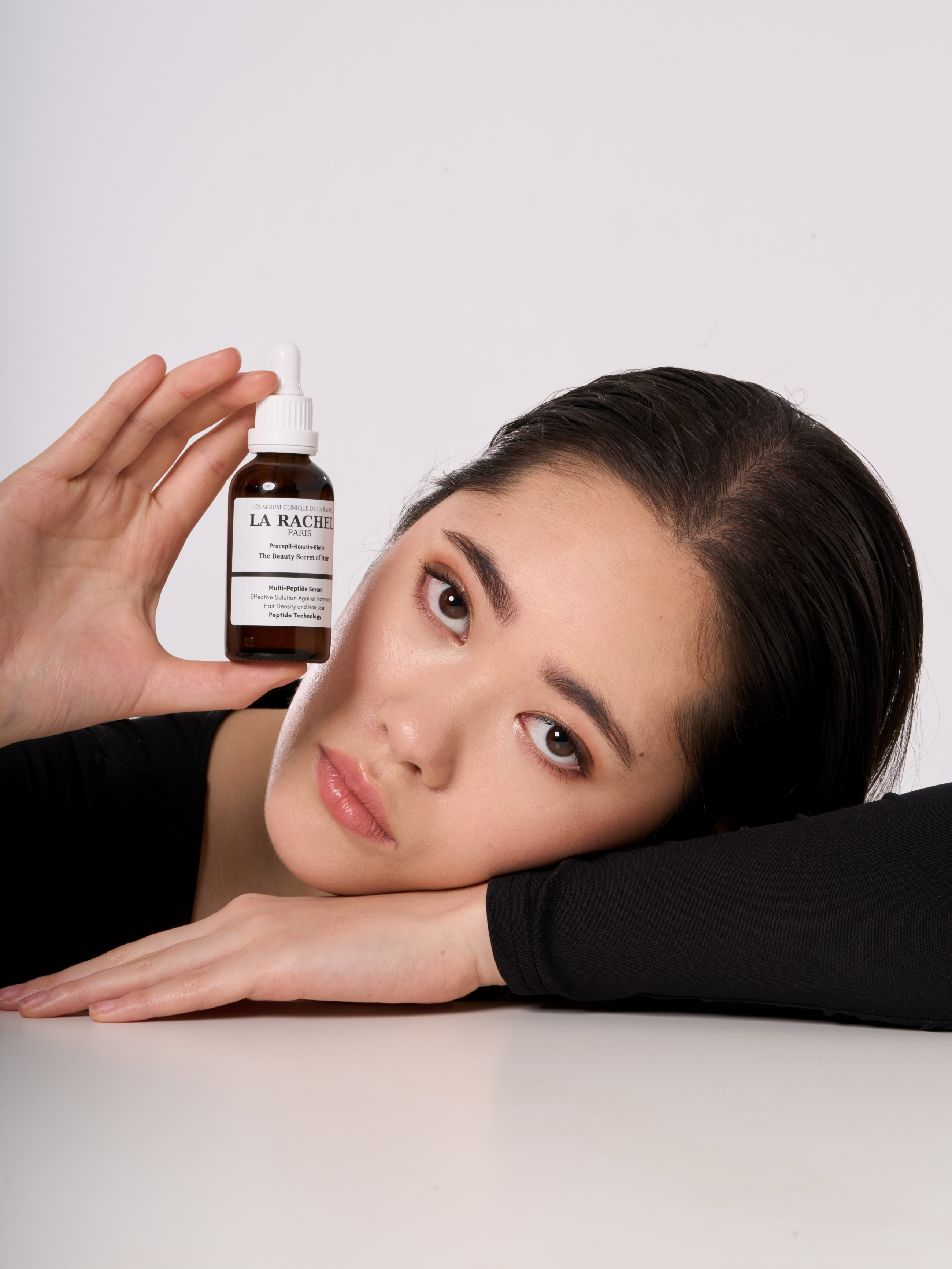 Procapil, keratin ve biotin içeren yenilikçi formül. Saç foliküllerini güçlendirir, saçı kalınlaştırır ve parlaklık kazandırır. İlk uygulamadan itibaren etkili sonuçlar sunar, sağlıklı saçlar için ideal seçim. Gür, dolgun ve sağlıklı saçlar için La Rachel’i hemen deneyin!