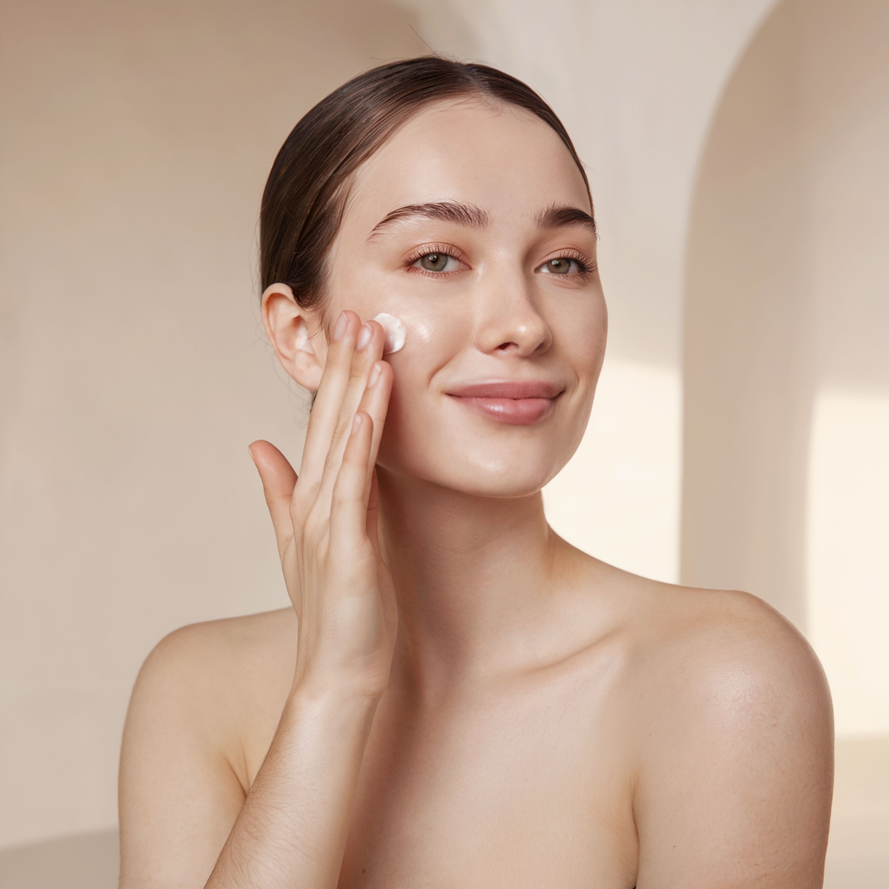 İlkbaharda artan güneş ışınlarının yol açtığı cilt lekeleri ve korunma yöntemleri.